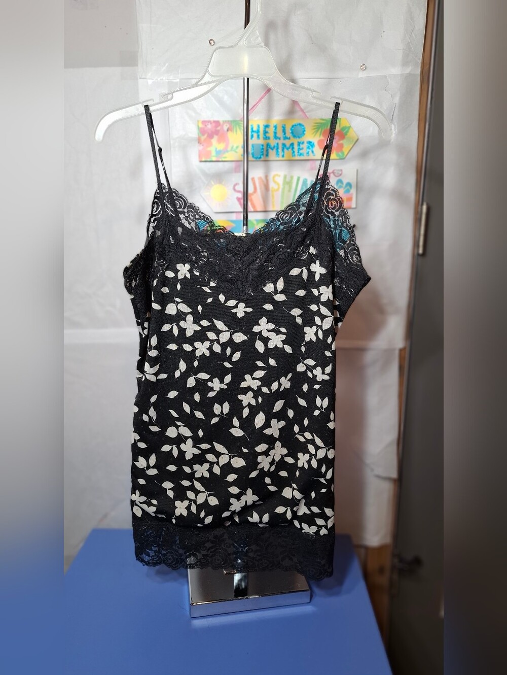 Hot Tempered Black Floral Lace Trim Cami Top- EUC
